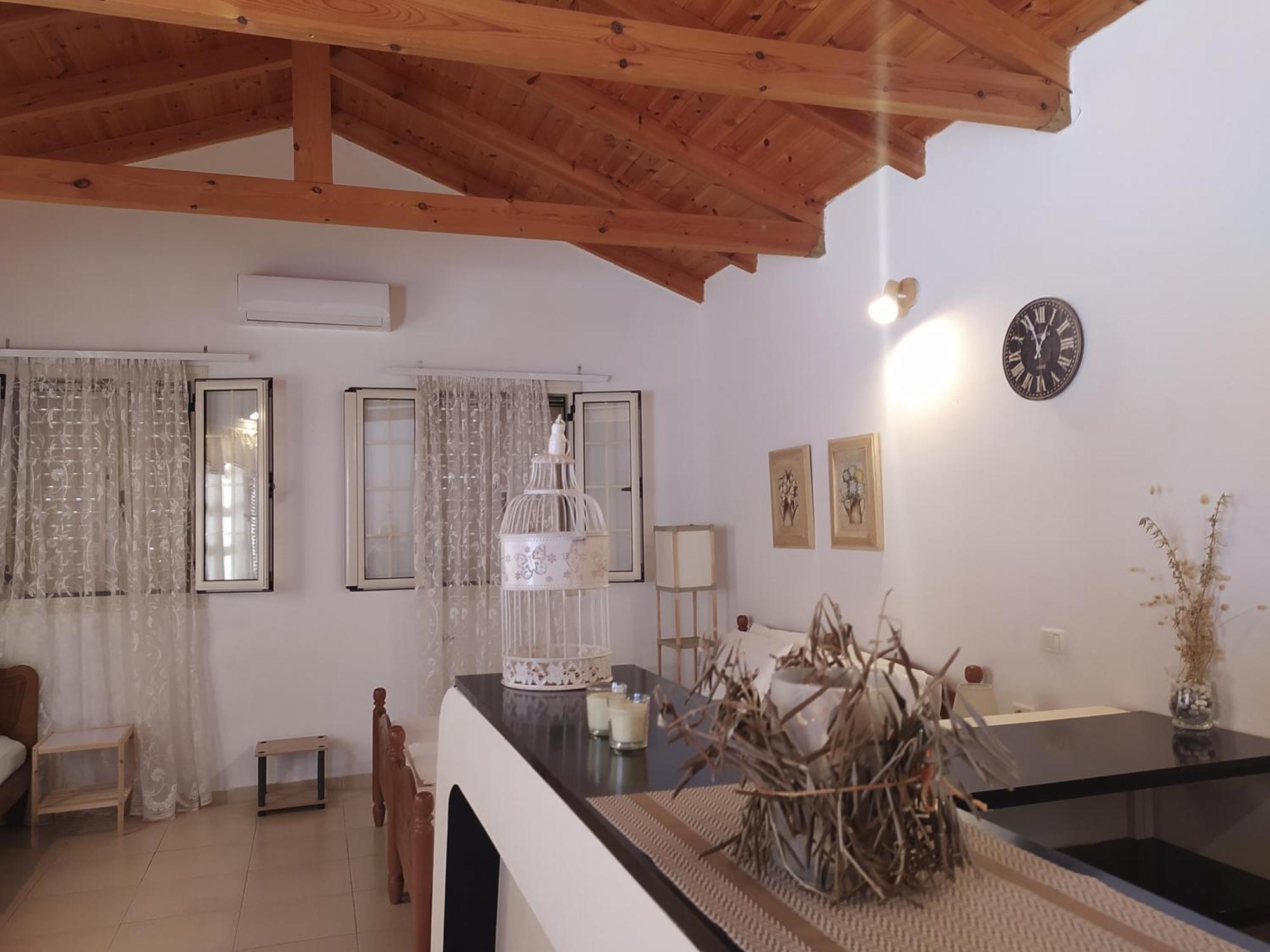 Retzos Rooms Himare Bagian luar foto
