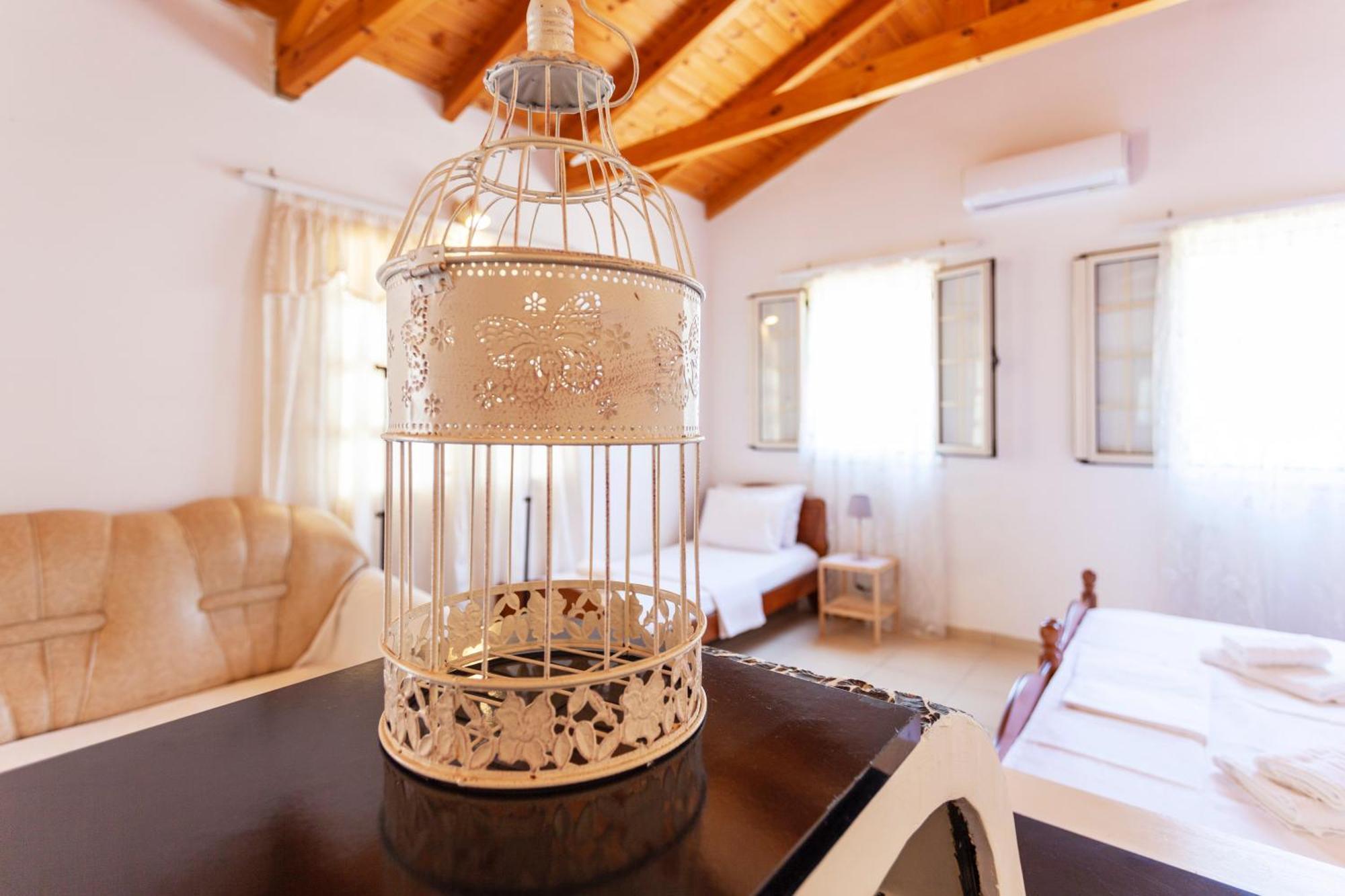 Retzos Rooms Himare Bagian luar foto